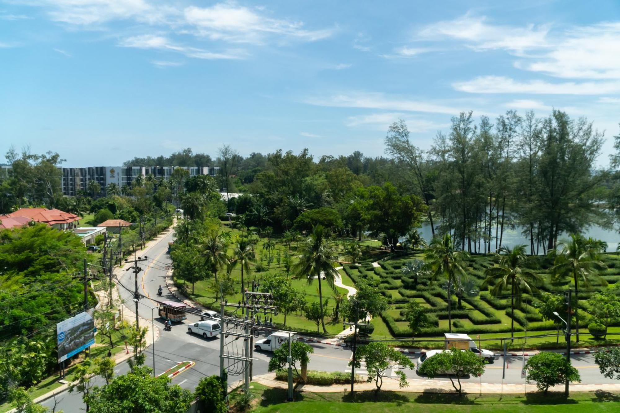 Skypark Apartments By Laguna Phuket Praia de Bang Tao Exterior foto
