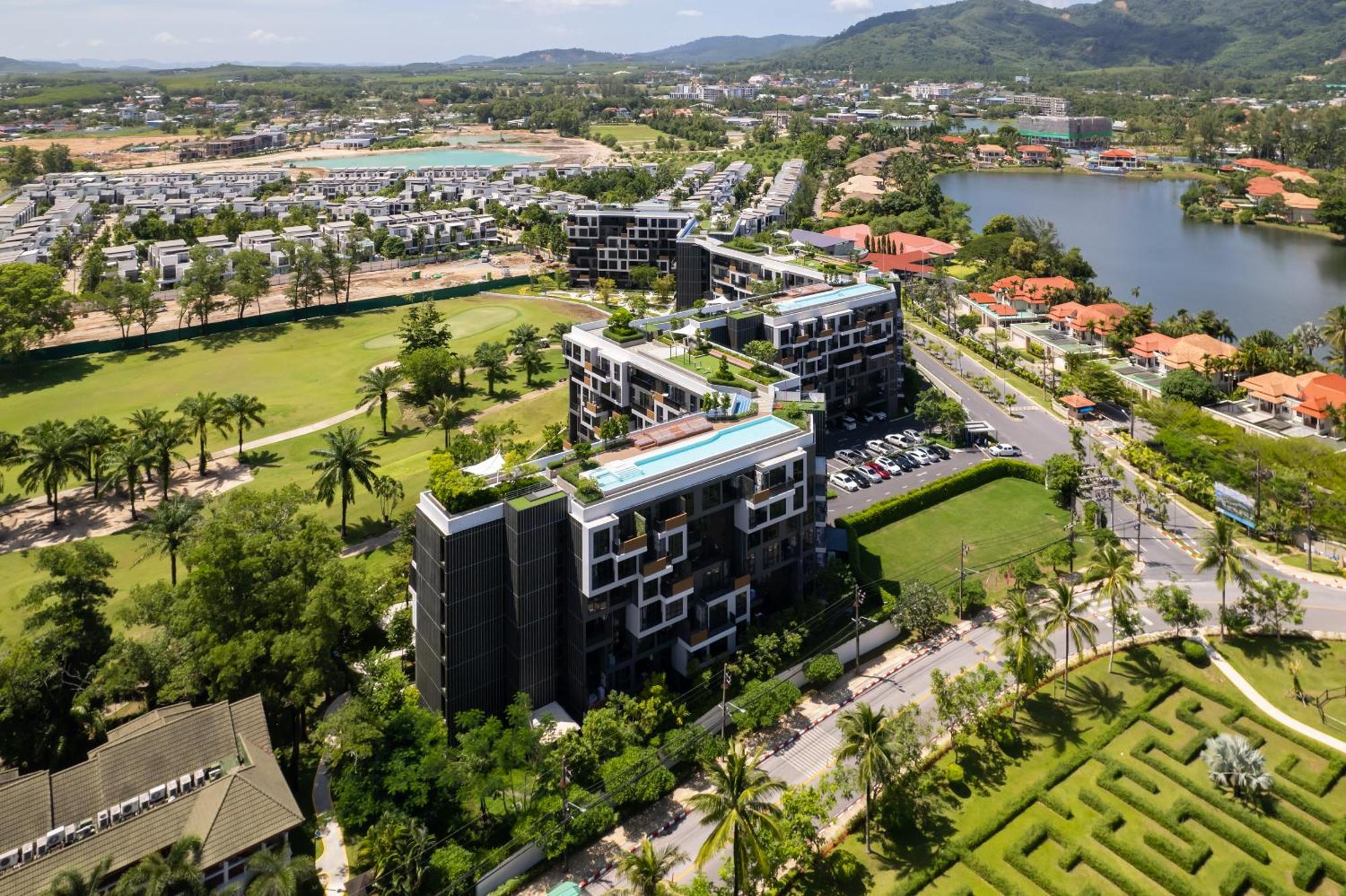 Skypark Apartments By Laguna Phuket Praia de Bang Tao Exterior foto